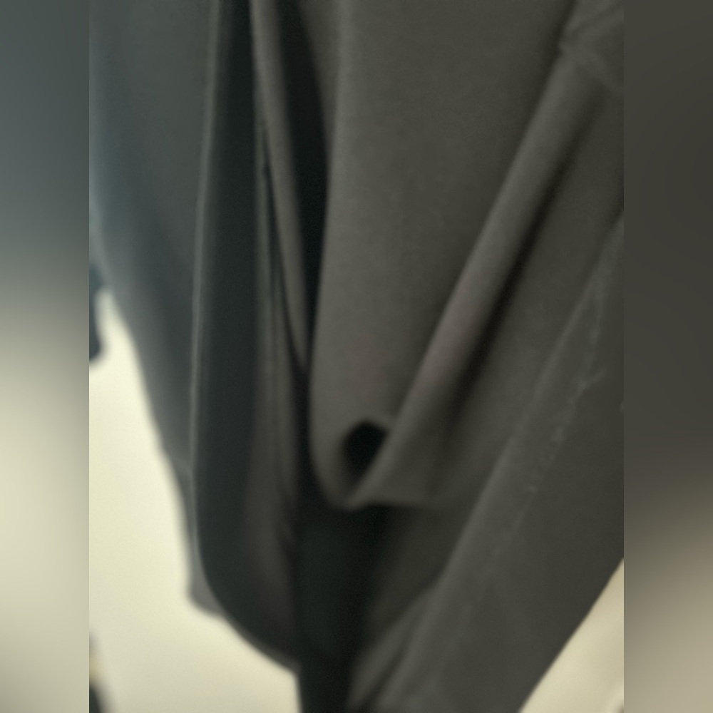 Minimal black dress - Picture 8 of 9